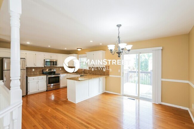 Building Photo - 3 Bedroom Pet-Friendly Home in Pleasant Hill, MO with Main Street Renewal