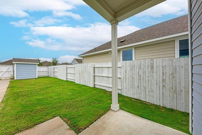 Building Photo - 158 Daylily Dr