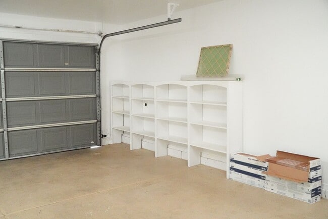 Building Photo - 1231 N Firehouse Ct