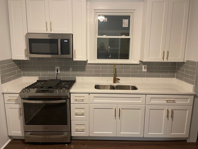 Building Photo - 5143 W 24th Pl