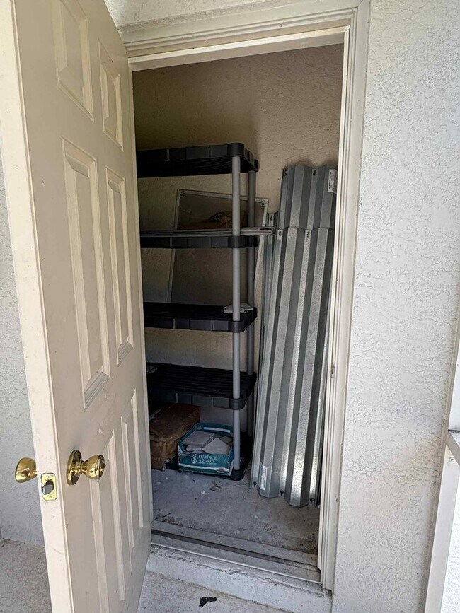 Building Photo - **Coming Soon** 2/2.5 Townhomes for Rent in Fort Myers