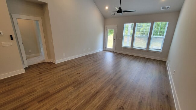Building Photo - 3 Bed, 3 Bath Townhome Available in Boilin...