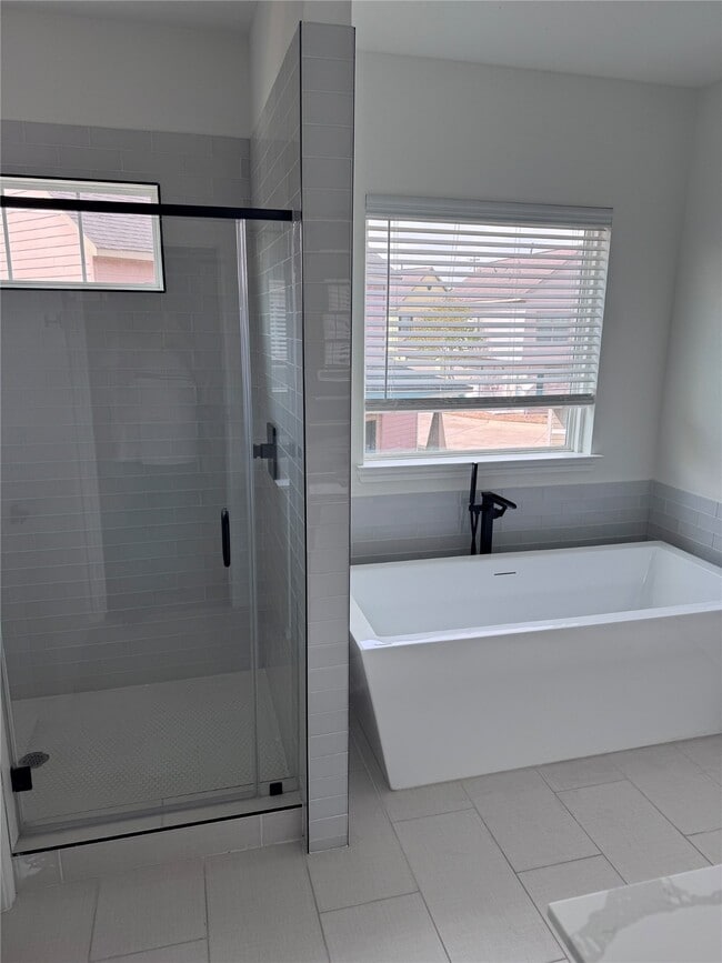 Building Photo - 5508 Oakmont Villas Dr