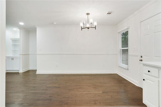 Building Photo - 1245 Ladd St SW