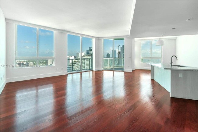 Building Photo - 1900 N Bayshore Dr