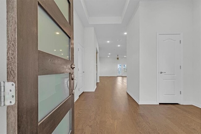 Building Photo - 356 Biscayne Bay Bend