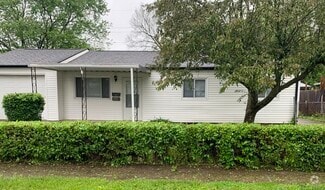 Building Photo - 1113 Rossiter Dr