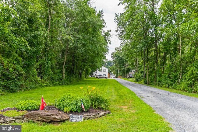 Building Photo - 315 South Dr