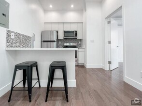 Building Photo - 2 bedroom in Brooklyn NY 11222