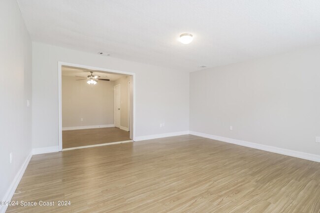 Building Photo - 6290 Arbor Ave