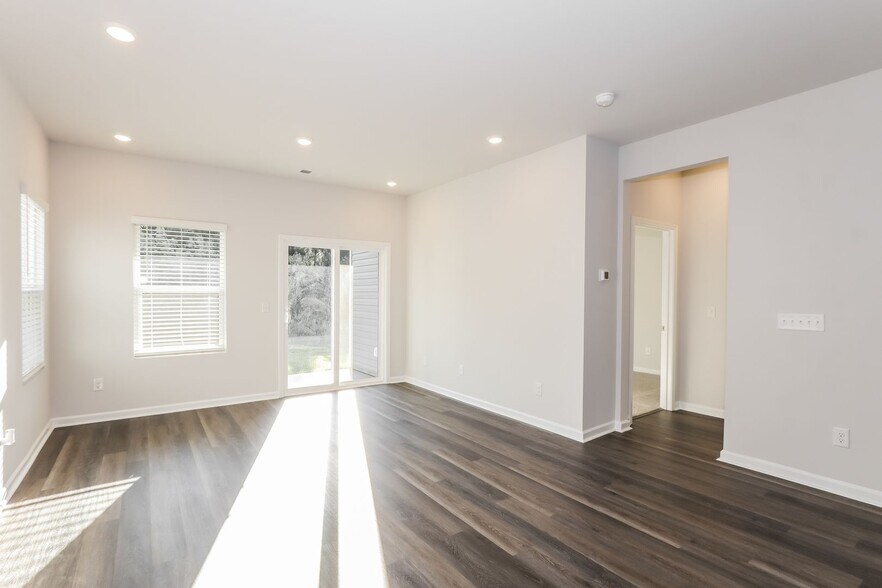 Building Photo - 313 Parkington Ln