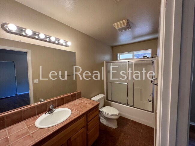 Building Photo - 5270 Bonnie Lou Ln