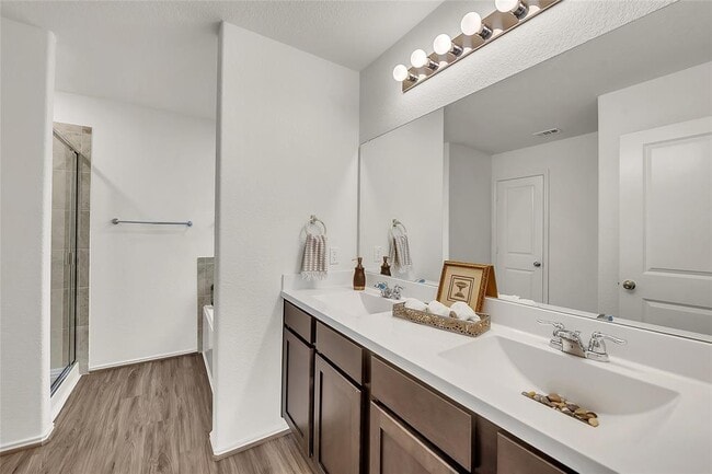 Building Photo - 119 Esparza Dr