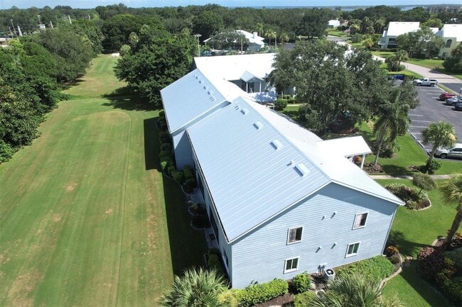 Building Photo - 9635 Riverside Dr