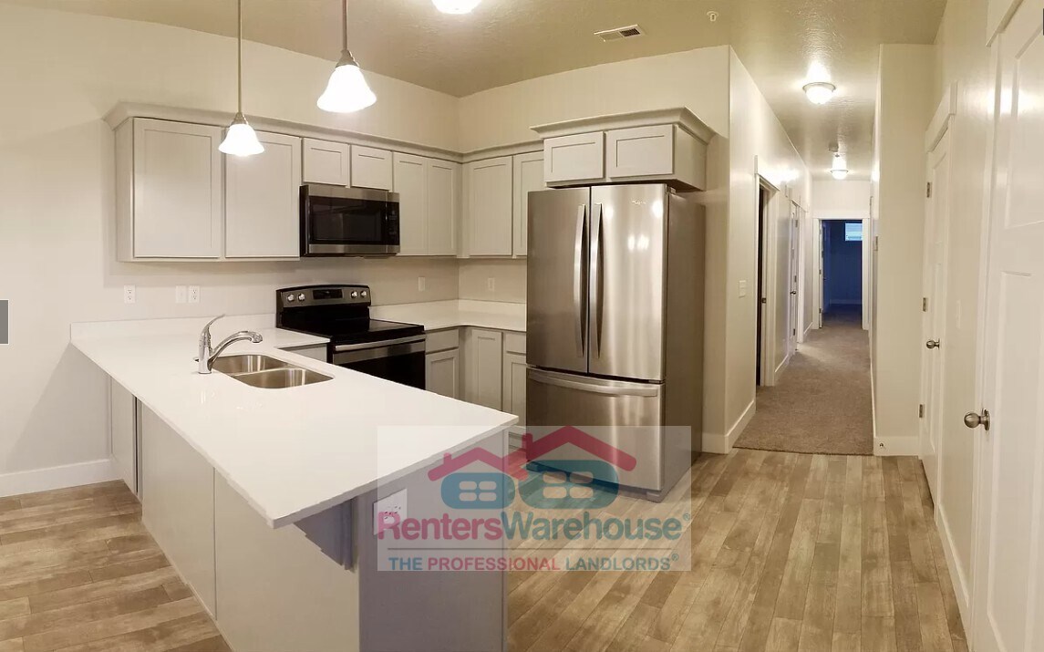 Building Photo - 13084 S Tortola Dr