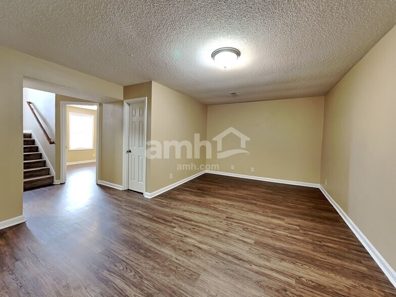 Building Photo - 3429 Queensbury Rd