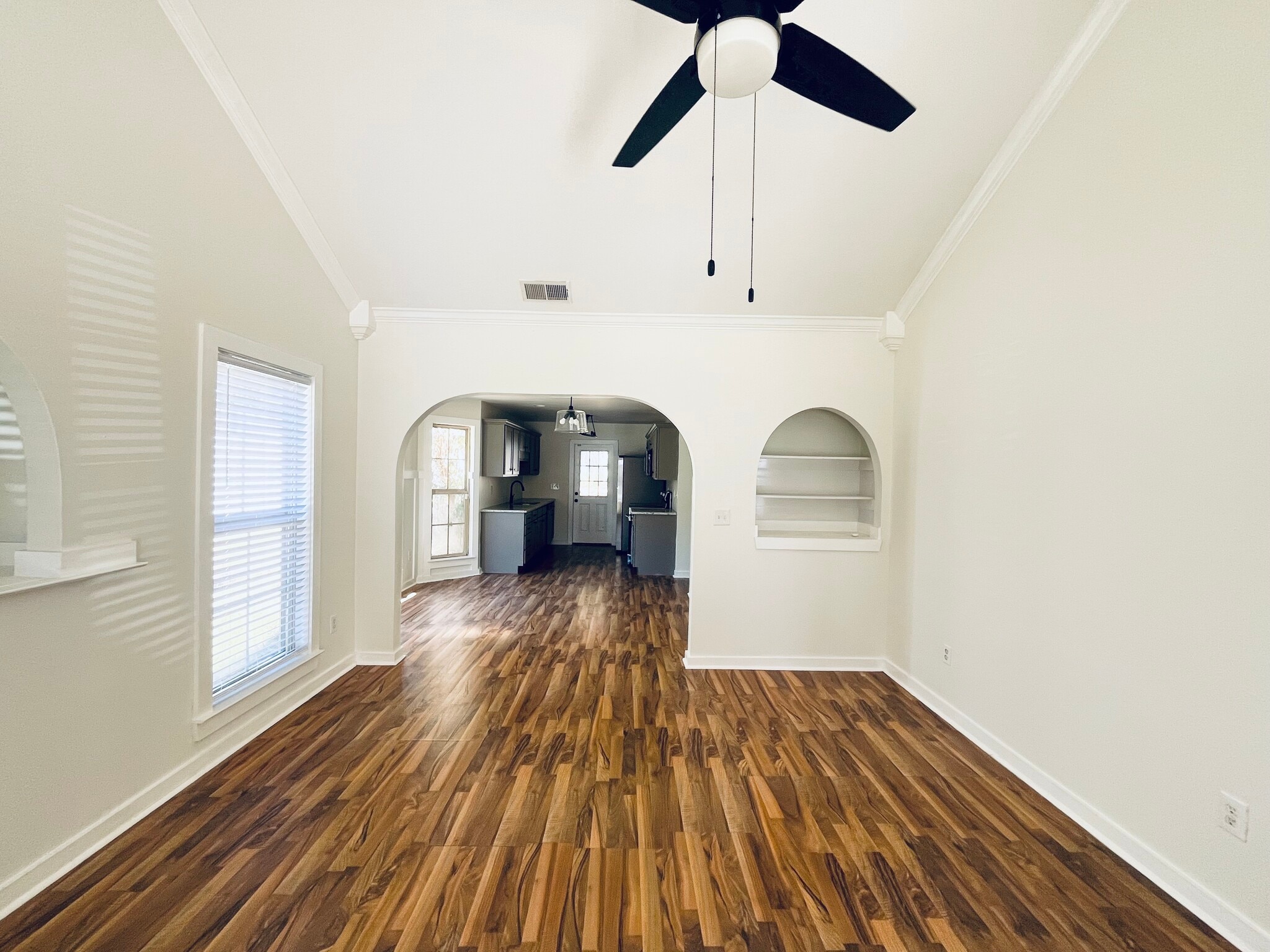 Building Photo - 9458 Brook Forest Cir
