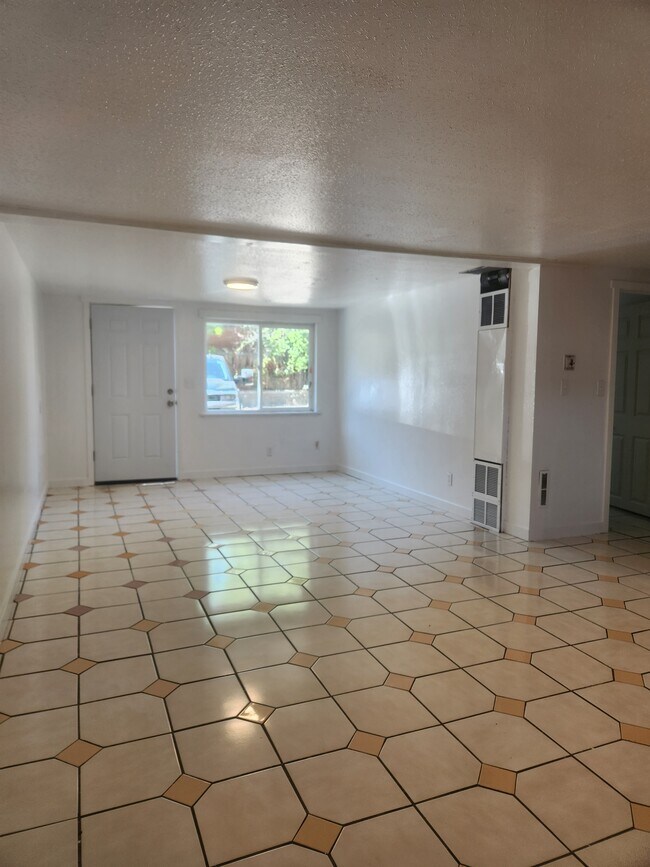 Building Photo - B-Cozy Villa Apartments