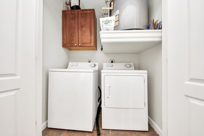 Building Photo - 1711 Old Spanish Trl