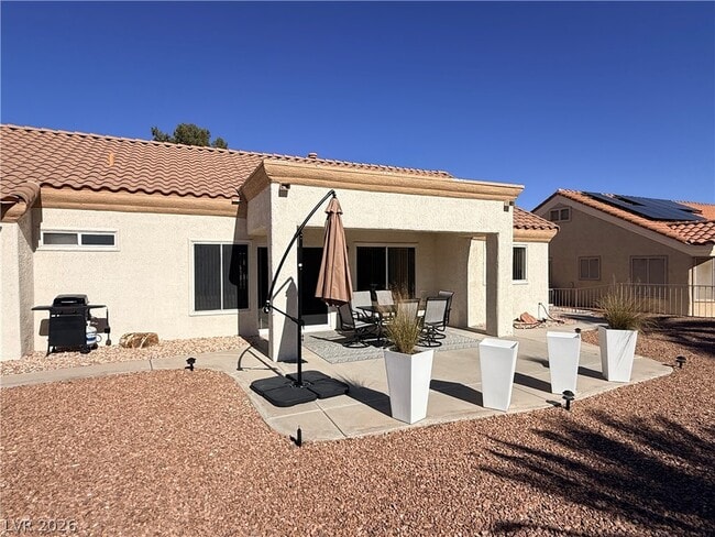 Building Photo - 9605 Sundial Dr