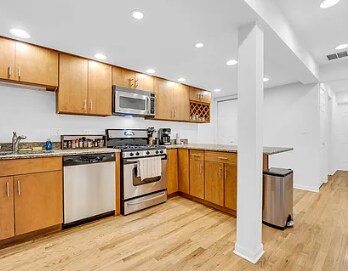 Building Photo - 2626 N Sawyer Ave