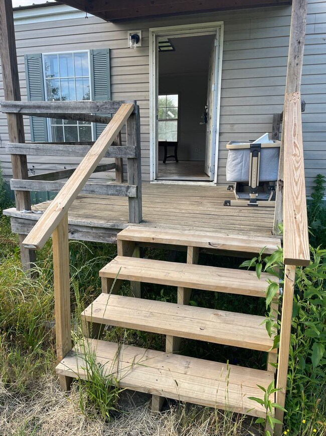 Building Photo - 3 Bed, 2 Bath, 1,280 sq ft singlewide mobi...