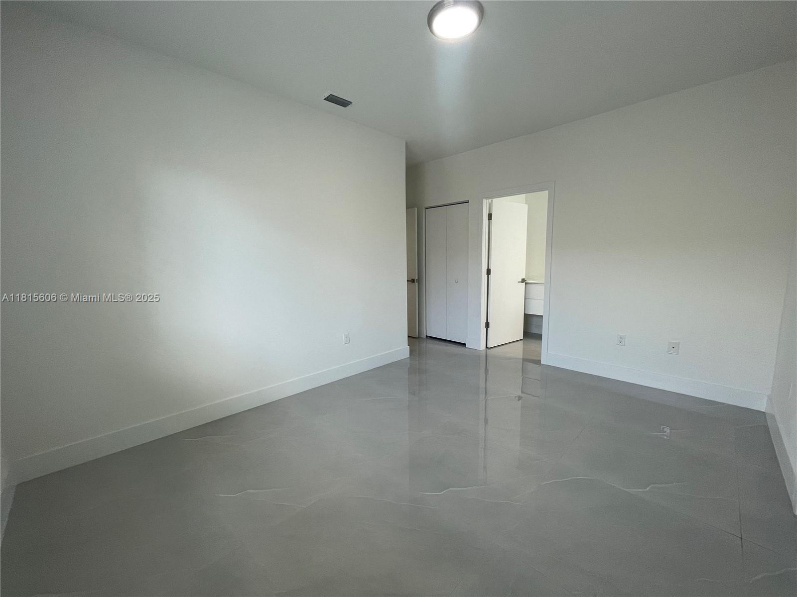 Building Photo - 3096 NW 27th St