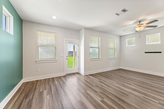 Building Photo - 7103 Travertine Spring Dr