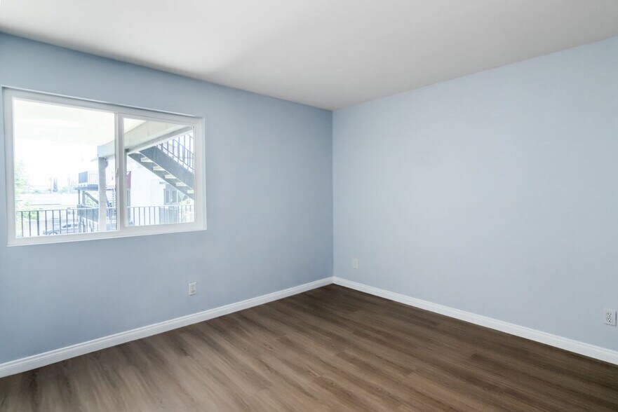 Building Photo - 868 Cinnamon Ln