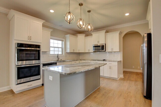 Building Photo - 230 Cotoneaster Ln