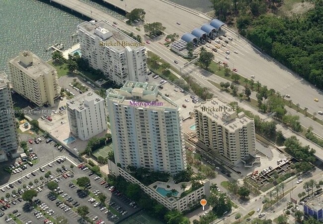 Building Photo - 2475 Brickell Ave
