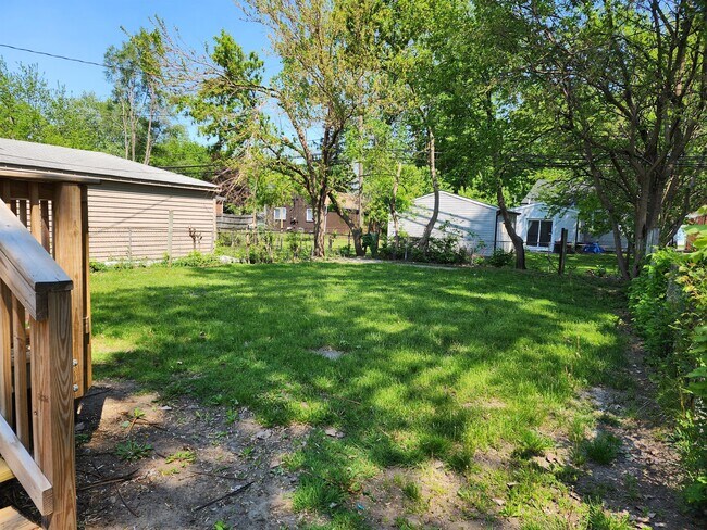 Building Photo - 2401 Waltz Ave
