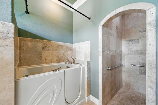 Building Photo - 4405 Garden Dr