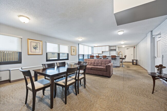 Building Photo - 1313 N Ritchie Ct