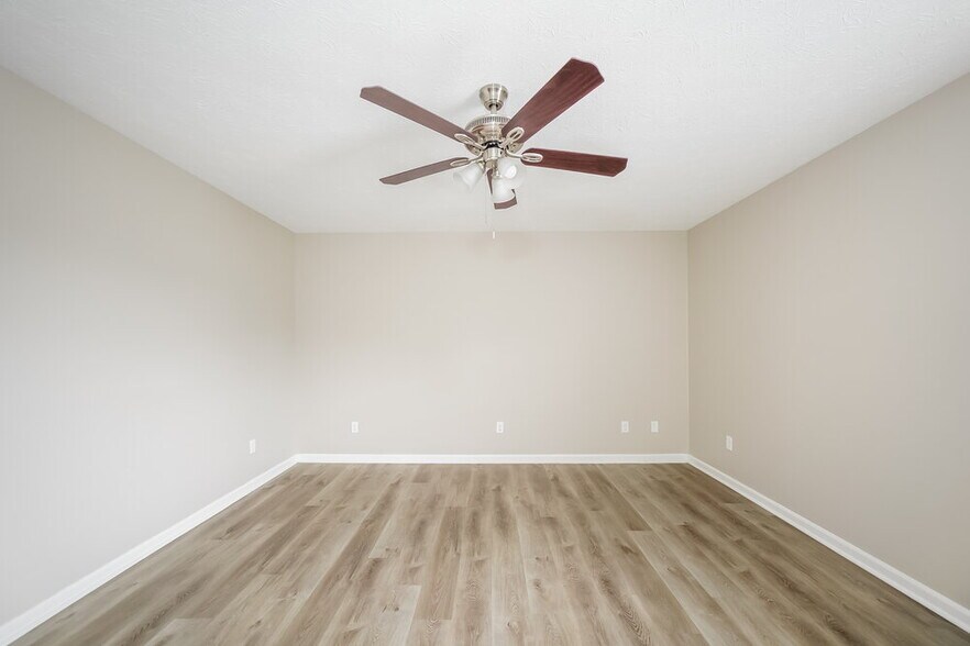 Building Photo - 7068 Carrie Dr