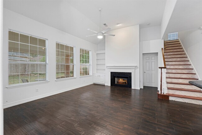 Building Photo - 9023 Eaglecove Dr