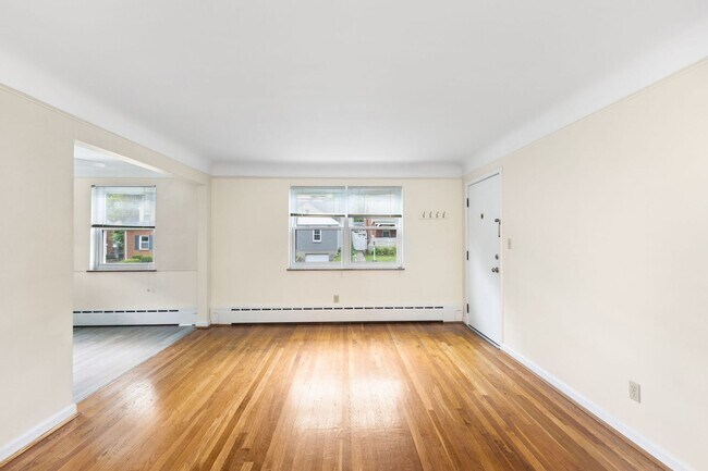 Building Photo - Oakley- Charming 4 family and desirable st...