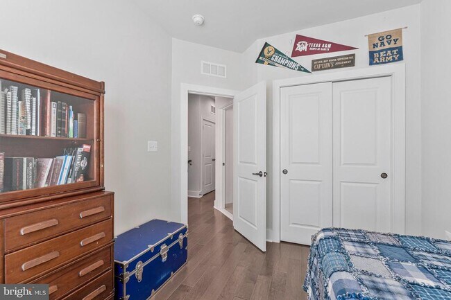 Building Photo - 14803 Retreat Blvd