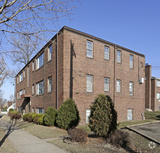 Building Photo - 1573 Hartford Ave