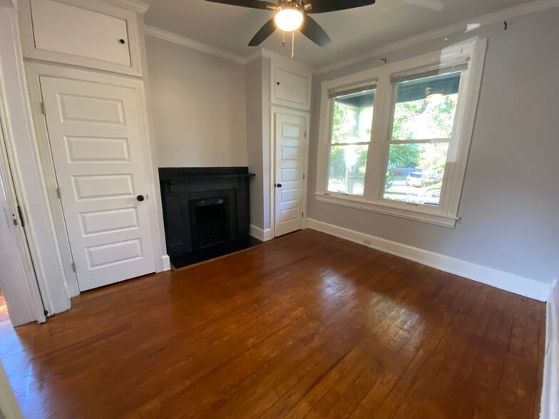 Building Photo - 618 W 26th St