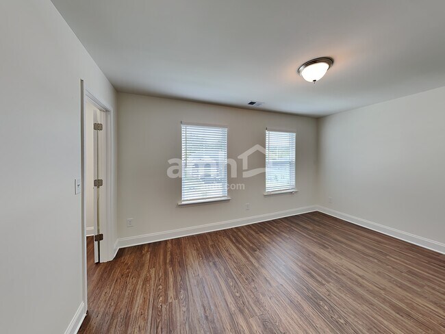 Building Photo - 6194 Bridlewood Ln