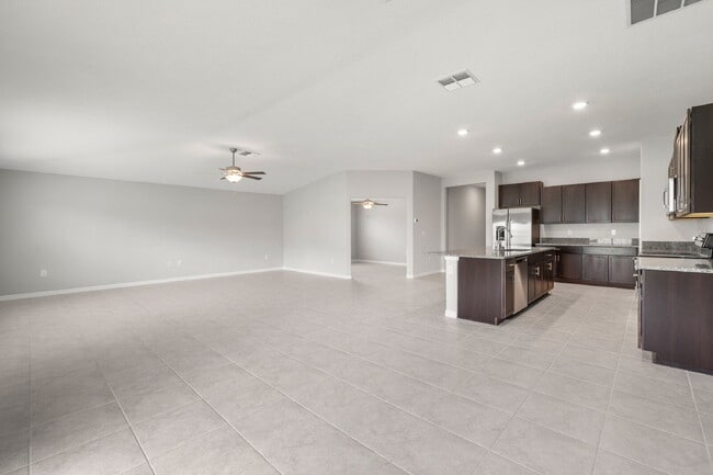Building Photo - LIKE NEW Home for Rent in Creek Preserve!