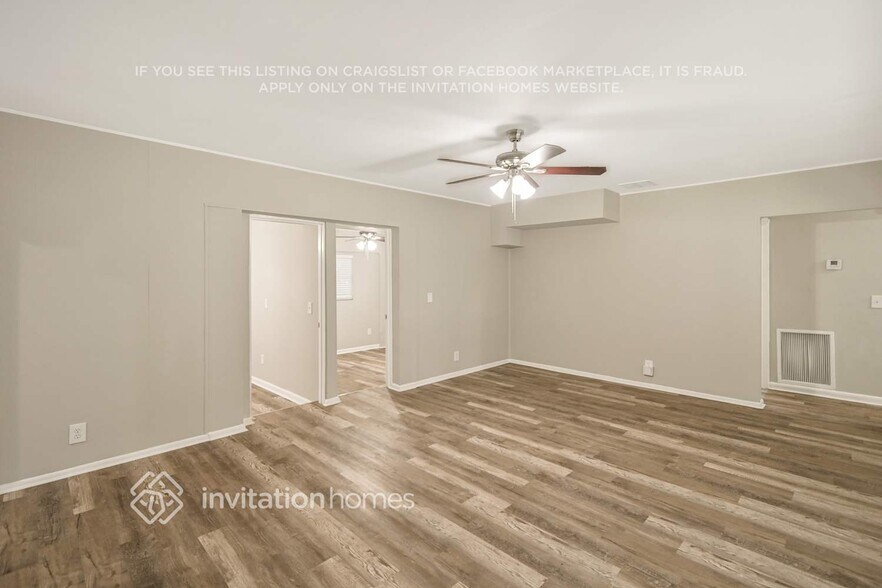 Building Photo - 525 Dolphin Dr