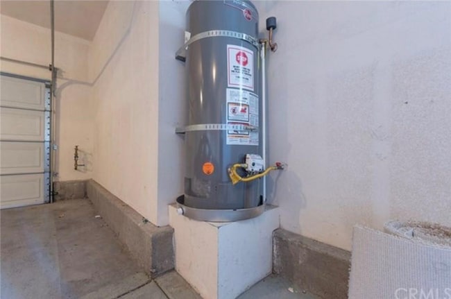 Building Photo - 1800 E Lakeshore Dr