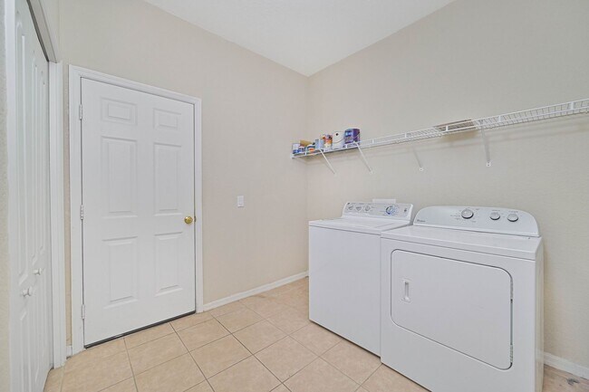 Building Photo - ** NOW AVAILABLE ** Villa in Bella Terra  - 2bed/2 bath plus den