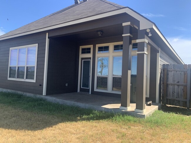 Building Photo - 8302 Pleasant Trail Dr
