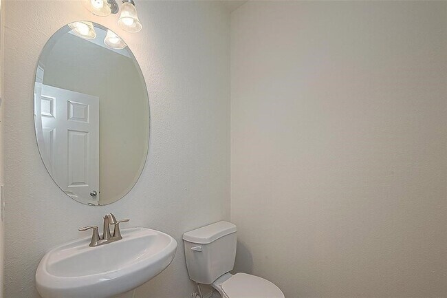 Building Photo - 4419 Matagorda Lakes Dr