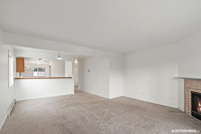 Building Photo - 2 Bed/ 2 Bath / Garage - Anchorage Condo!