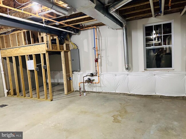 Building Photo - 308 S Orch St