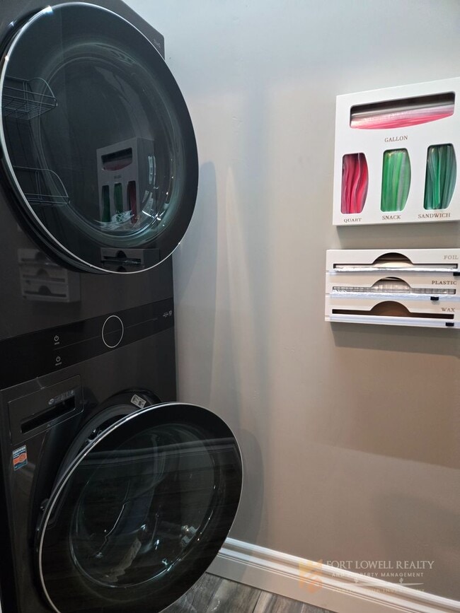 Building Photo - Stunning 2-bed, 2-bath Casita in North Phoenix